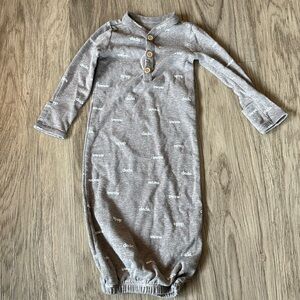 ⭐️5/$25⭐️ 
Mama & Dada Baby Sleep Gown, 3M Carters